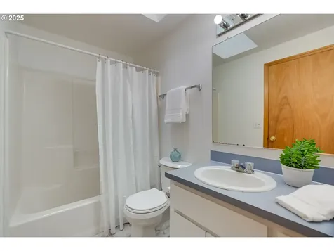 7443 SE 63rd Avenue Portland OR 97206