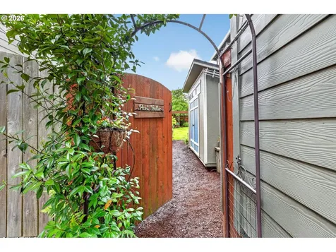 857 N Helens View Drive Ridgefield WA 98642