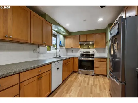 17055 SW Vincent Court Beaverton OR 97078