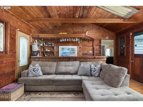 381 S Anderson Creek Road Lincoln City OR 97367