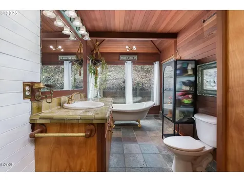 381 S Anderson Creek Road Lincoln City OR 97367