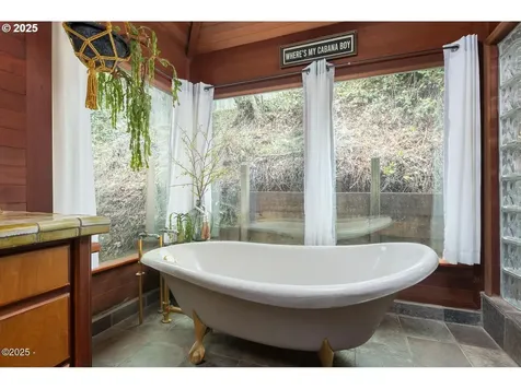 381 S Anderson Creek Road Lincoln City OR 97367