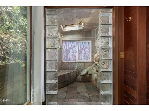 381 S Anderson Creek Road Lincoln City OR 97367