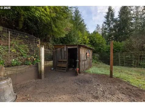 381 S Anderson Creek Road Lincoln City OR 97367