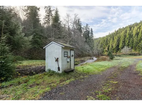 381 S Anderson Creek Road Lincoln City OR 97367