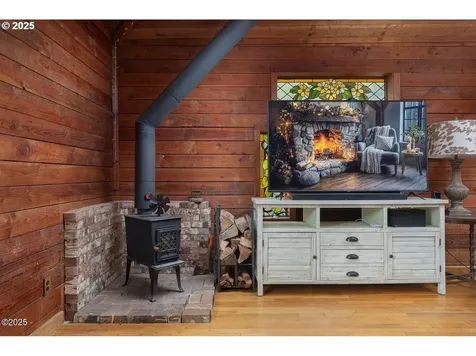 381 S Anderson Creek Road Lincoln City OR 97367
