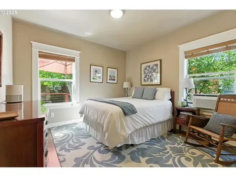 3328 SE Caruthers Street Portland OR 97214