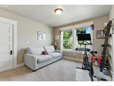 3328 SE Caruthers Street Portland OR 97214