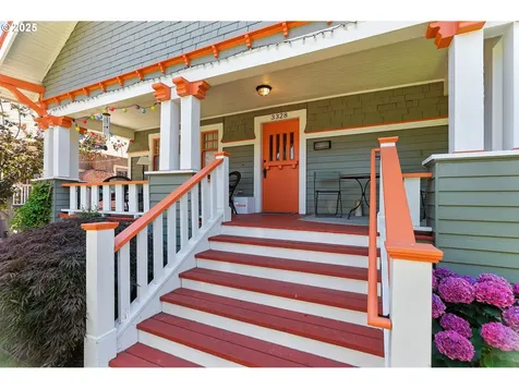 3328 SE Caruthers Street Portland OR 97214