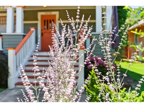 3328 SE Caruthers Street Portland OR 97214