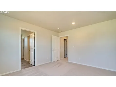 4932 Dilling Avenue NE Salem OR 97301