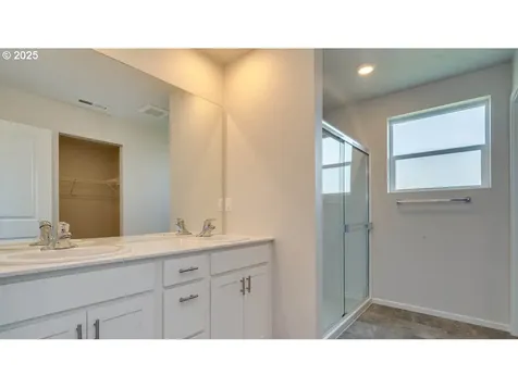 4932 Dilling Avenue NE Salem OR 97301