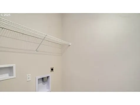 4932 Dilling Avenue NE Salem OR 97301