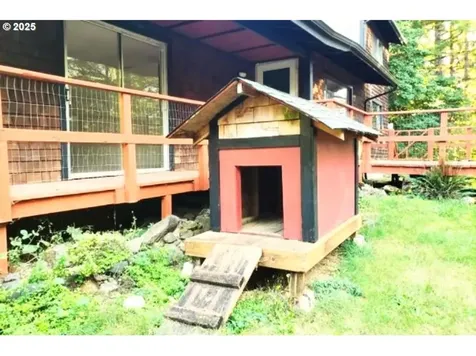 9247 Highway 126 Mapleton OR 97453