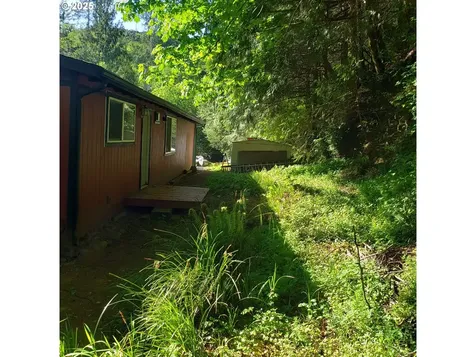 9247 Highway 126 Mapleton OR 97453