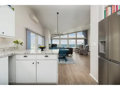 5725 El Mar Avenue Lincoln City OR 97367