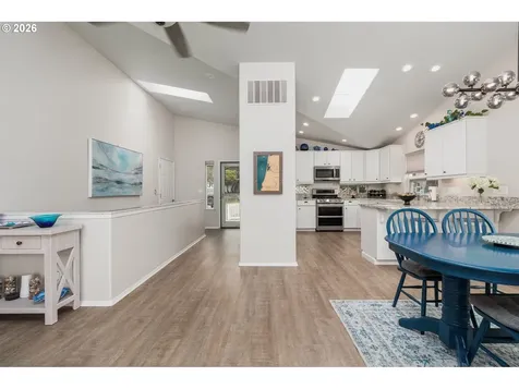 5725 El Mar Avenue Lincoln City OR 97367