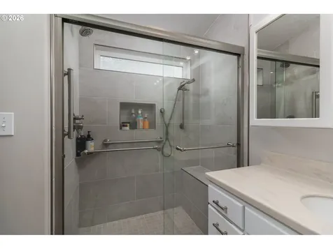 5725 El Mar Avenue Lincoln City OR 97367