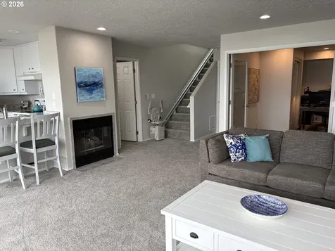 5725 El Mar Avenue Lincoln City OR 97367