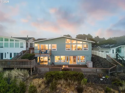 5725 El Mar Avenue Lincoln City OR 97367