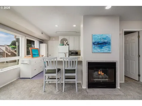 5725 El Mar Avenue Lincoln City OR 97367