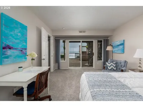 5725 El Mar Avenue Lincoln City OR 97367