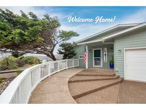 5725 El Mar Avenue Lincoln City OR 97367