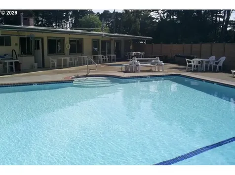 5725 El Mar Avenue Lincoln City OR 97367