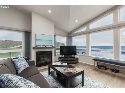 5725 El Mar Avenue Lincoln City OR 97367