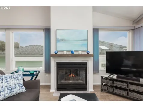 5725 El Mar Avenue Lincoln City OR 97367