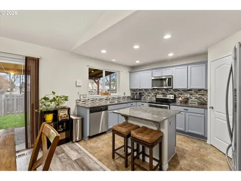 2985 Oxford Street Woodburn OR 97071