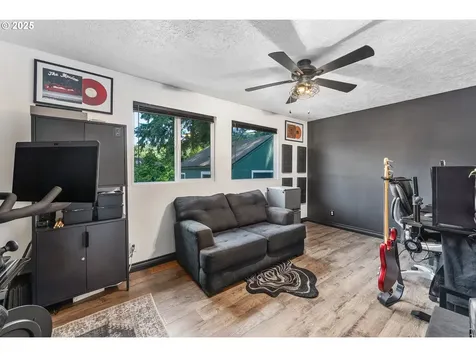 4104 SE 136th Avenue Portland OR 97236