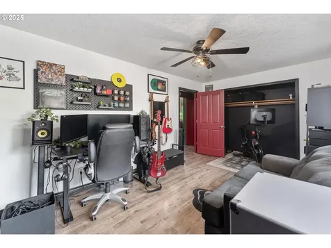 4104 SE 136th Avenue Portland OR 97236