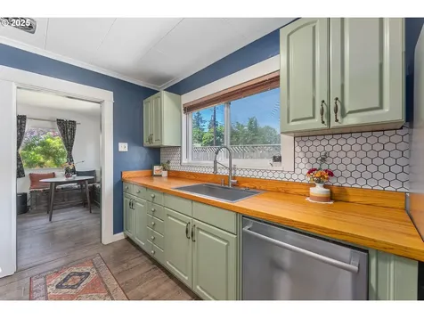 4104 SE 136th Avenue Portland OR 97236