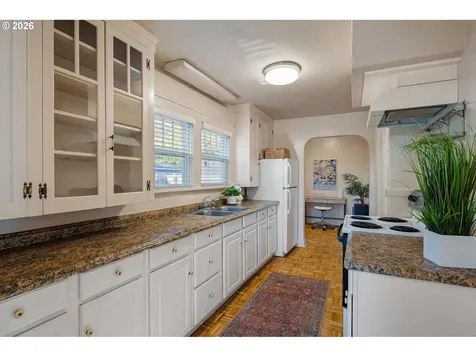 2293 Agate Street Eugene OR 97403
