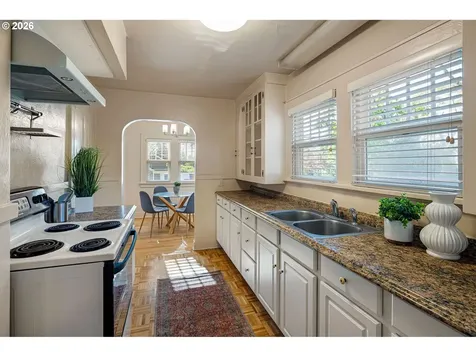 2293 Agate Street Eugene OR 97403