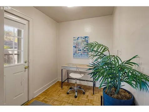 2293 Agate Street Eugene OR 97403