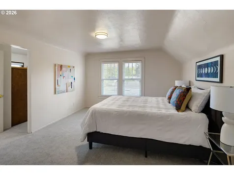 2293 Agate Street Eugene OR 97403