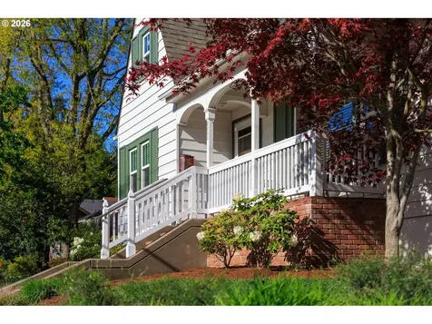 2293 Agate Street Eugene OR 97403
