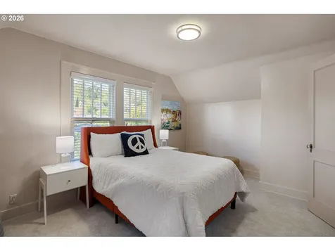 2293 Agate Street Eugene OR 97403