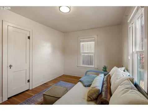 2293 Agate Street Eugene OR 97403