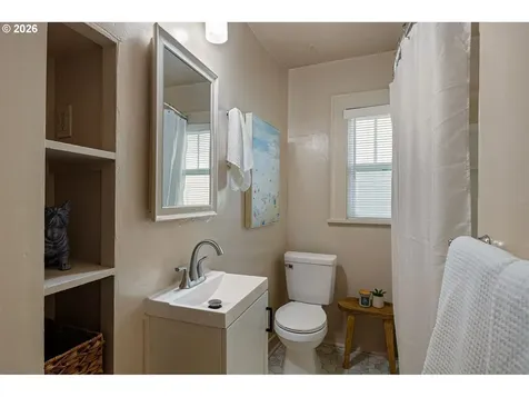 2293 Agate Street Eugene OR 97403