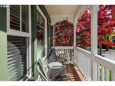 2293 Agate Street Eugene OR 97403