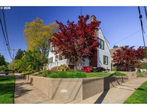2293 Agate Street Eugene OR 97403