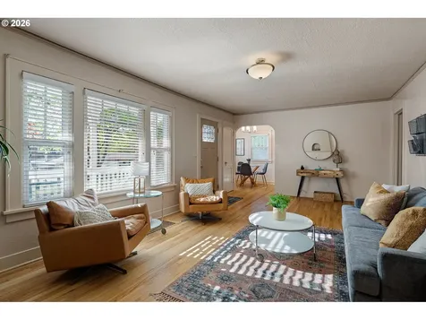 2293 Agate Street Eugene OR 97403