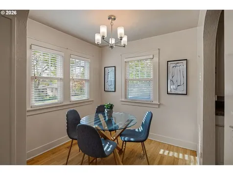 2293 Agate Street Eugene OR 97403
