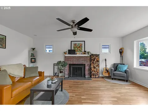109 NW 40th Street Vancouver WA 98660