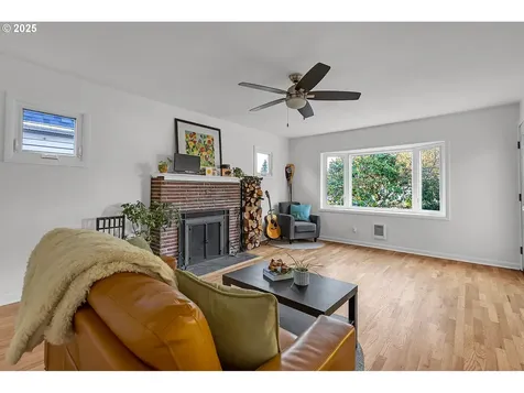 109 NW 40th Street Vancouver WA 98660