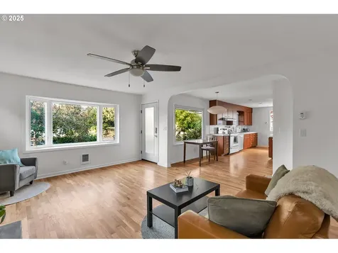 109 NW 40th Street Vancouver WA 98660