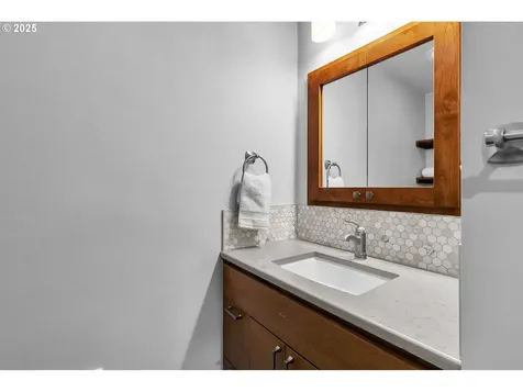 109 NW 40th Street Vancouver WA 98660